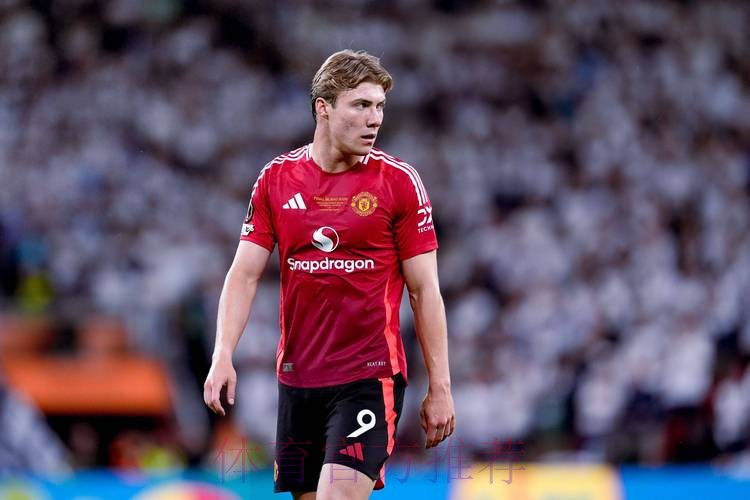 一日英超动向:曼联加速选定临时主帅,罗塞尼尔轮换备赛阿森纳 一日英超动向:曼联加速选定临时主帅,罗塞尼尔轮换备赛阿森纳